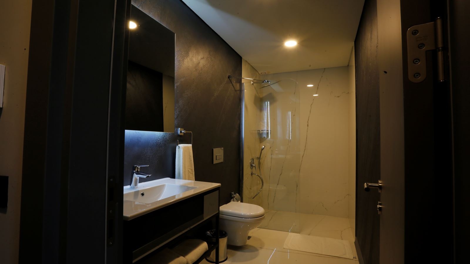 rooms-superior-lake-view