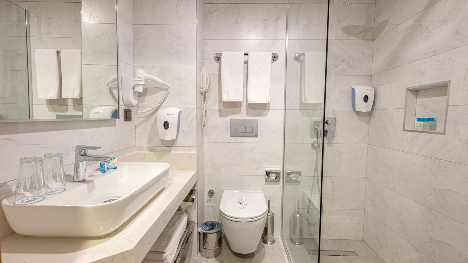 rooms-standard-room-side-sea-view