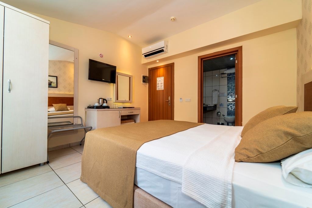 rooms-standard-room-with-balcony