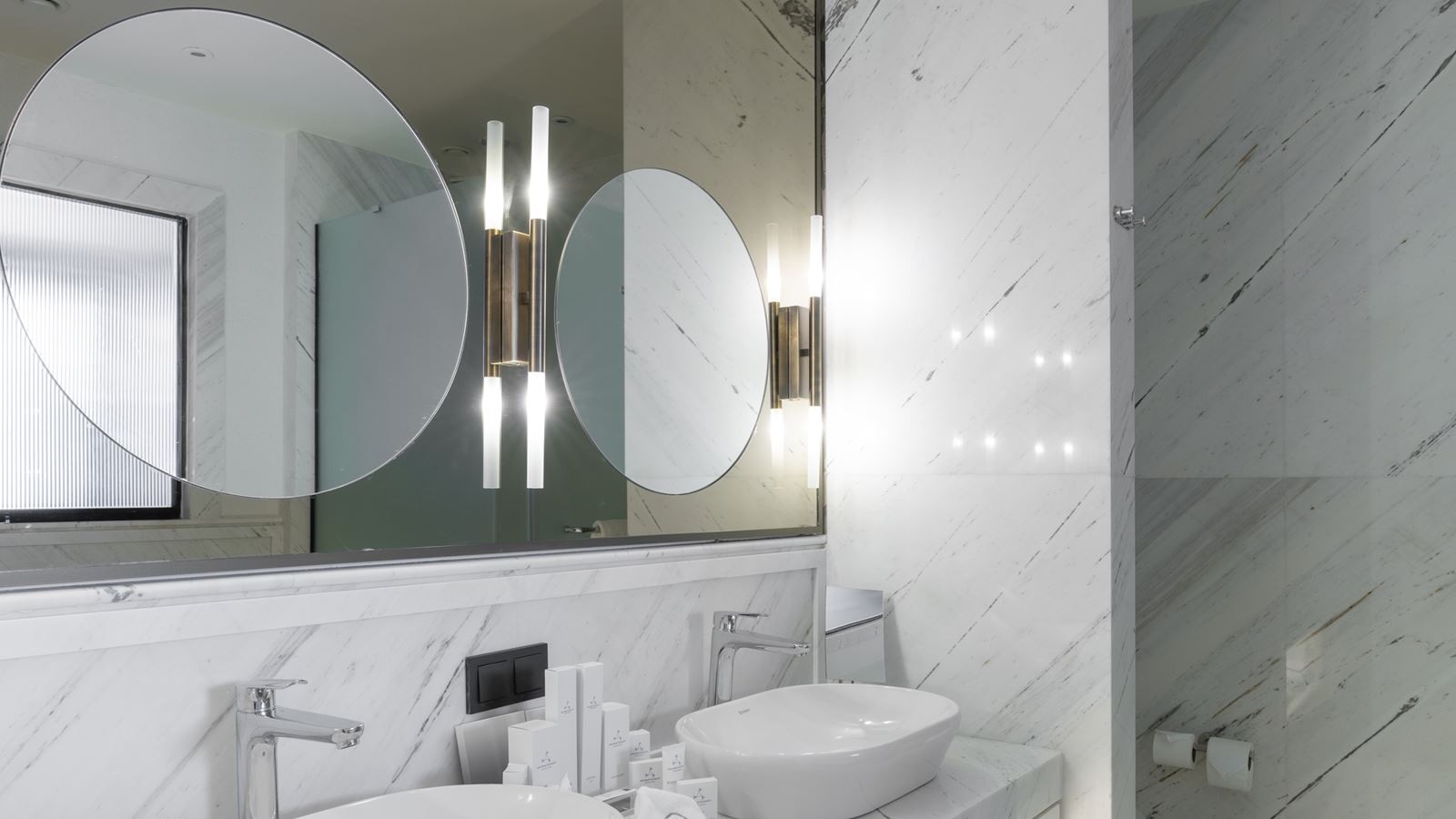 rooms-two-bedroom-beachfront-suite