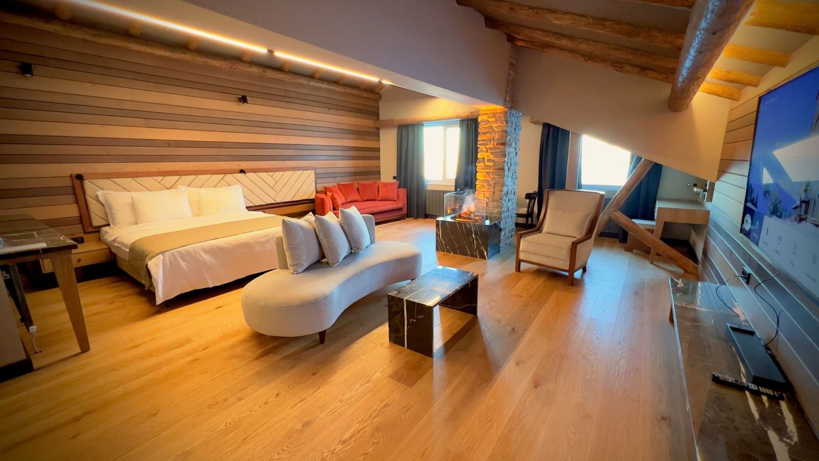 rooms-deluxe-suit-somineli