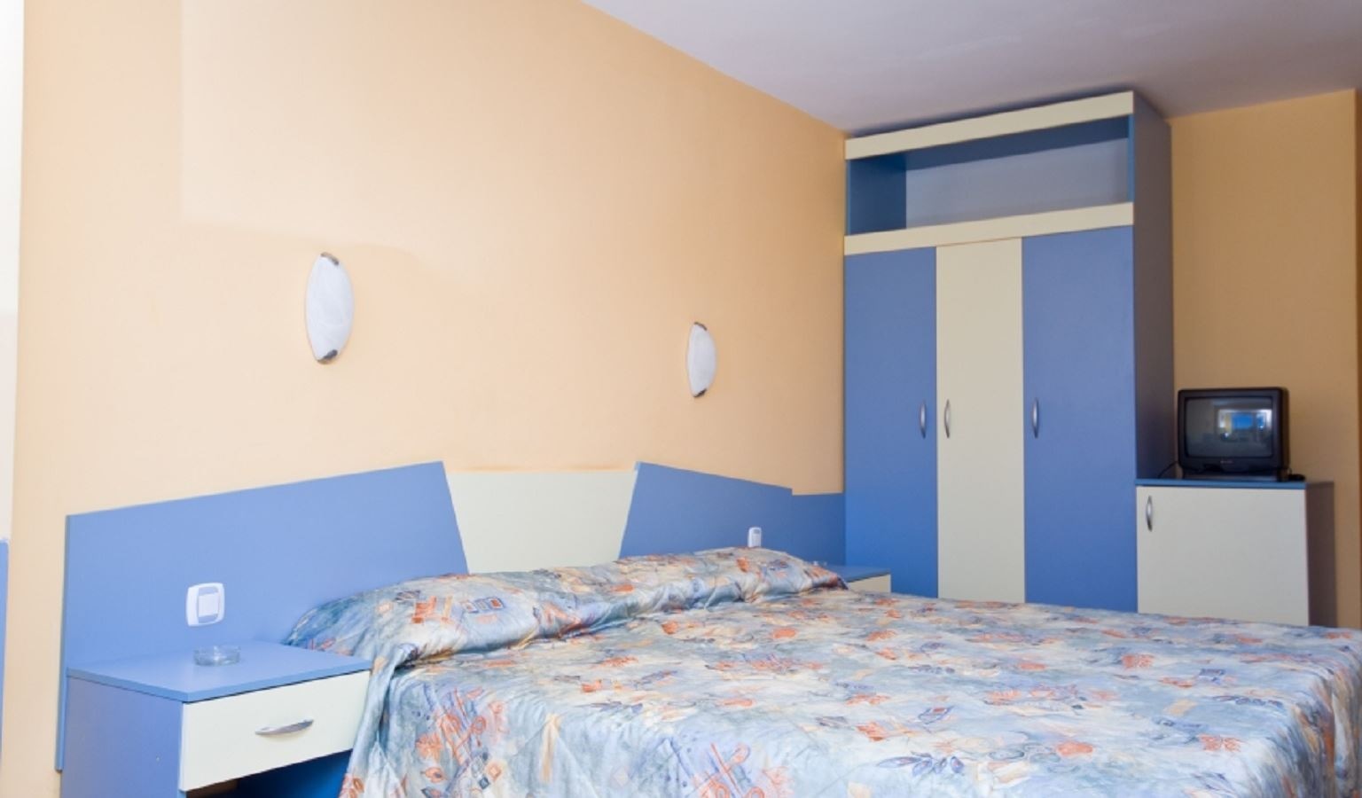 rooms-single-room-park-view