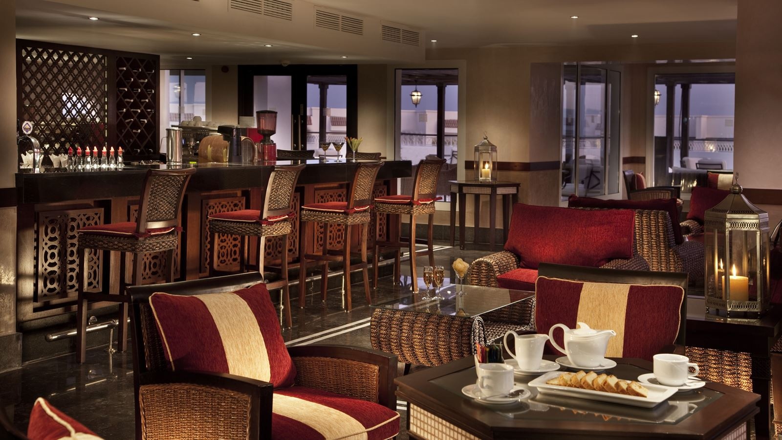 bars-marlin-lobby-bar