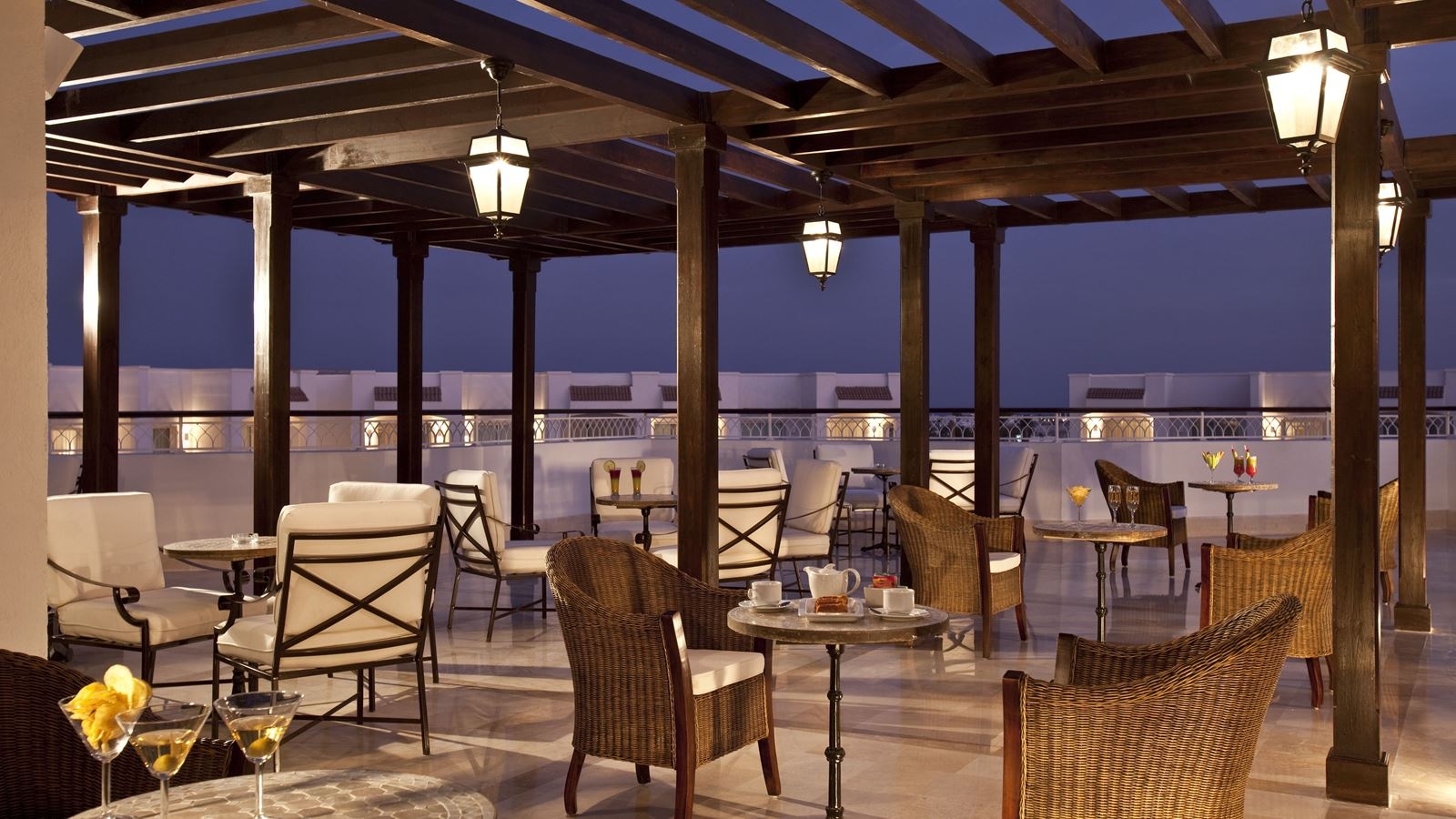 bars-marlin-lobby-bar