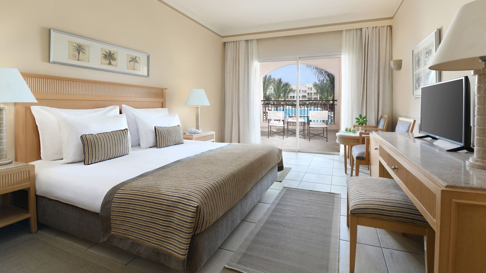 rooms-junior-queen-suite