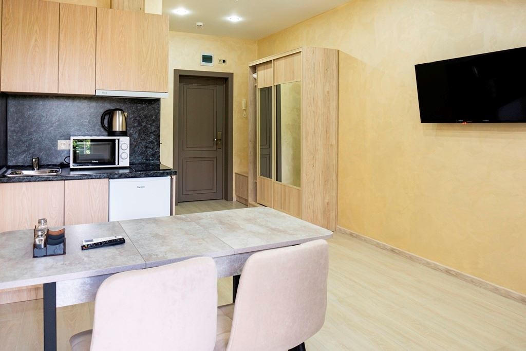 rooms-deluxe-balcony