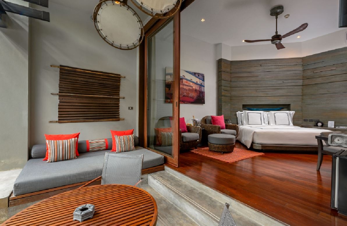 rooms-private-pool-suite