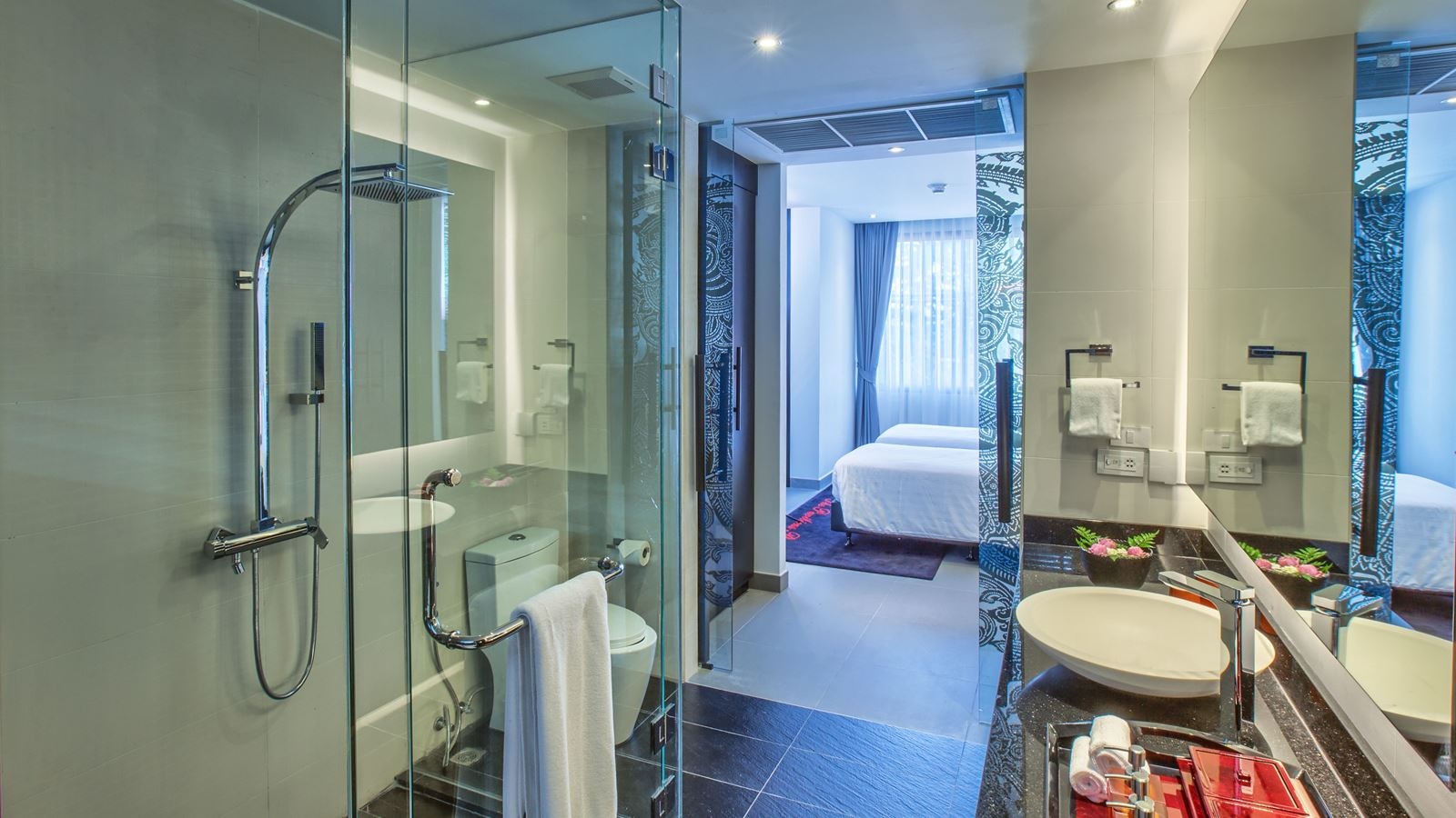 rooms-tropical-view-suite