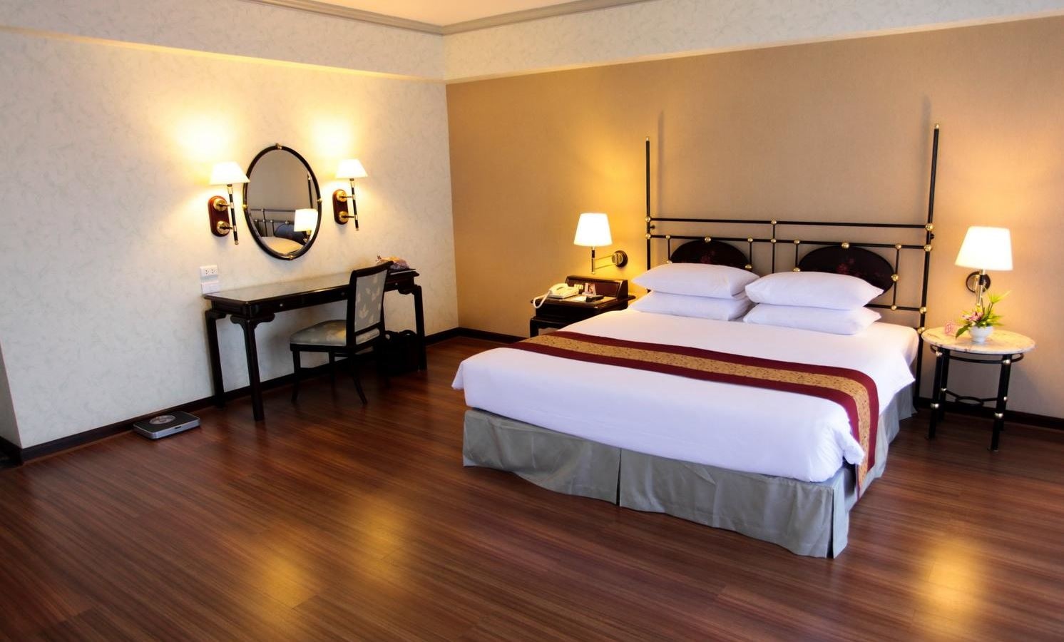 rooms-executive-room