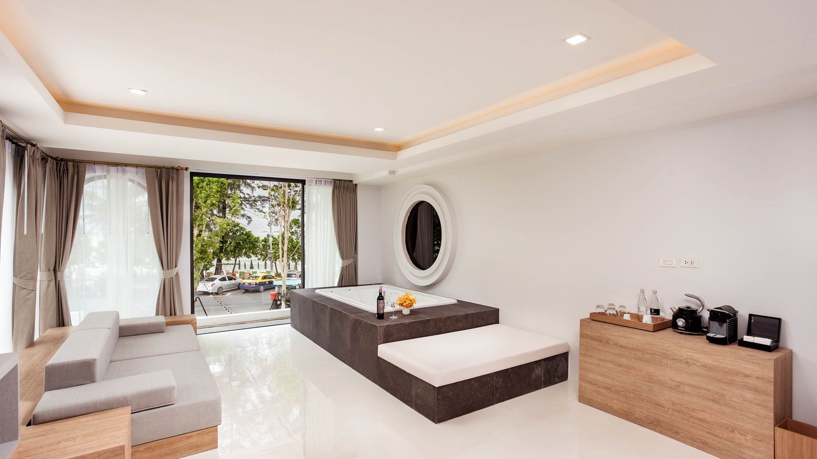 rooms-oceanfront-suite