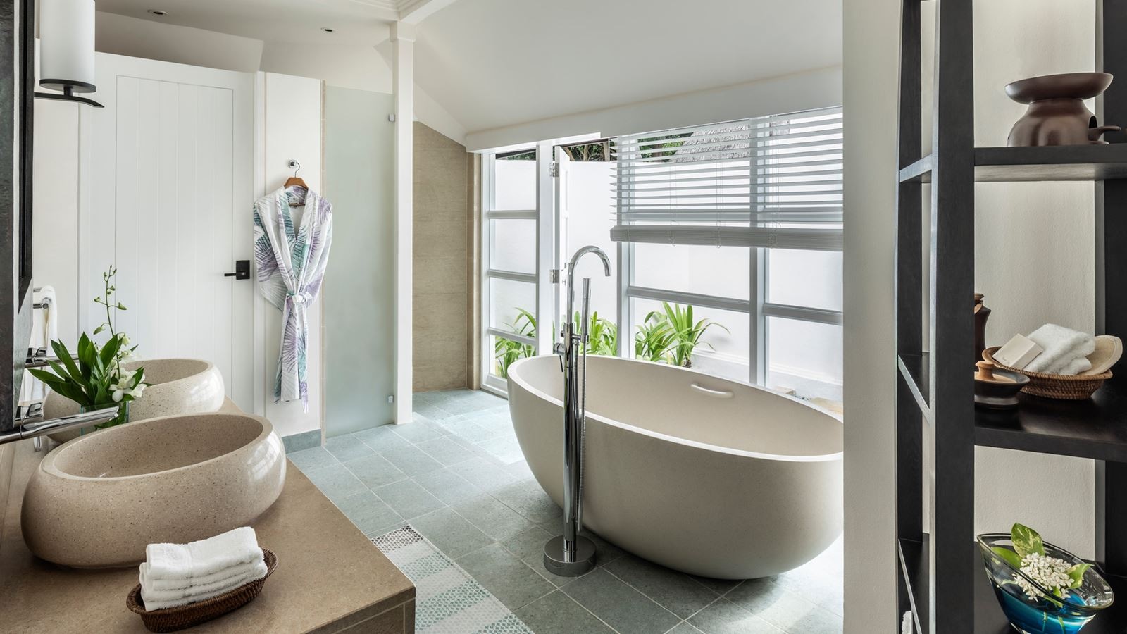 rooms-deluxe-beach-pavilion-with-pool