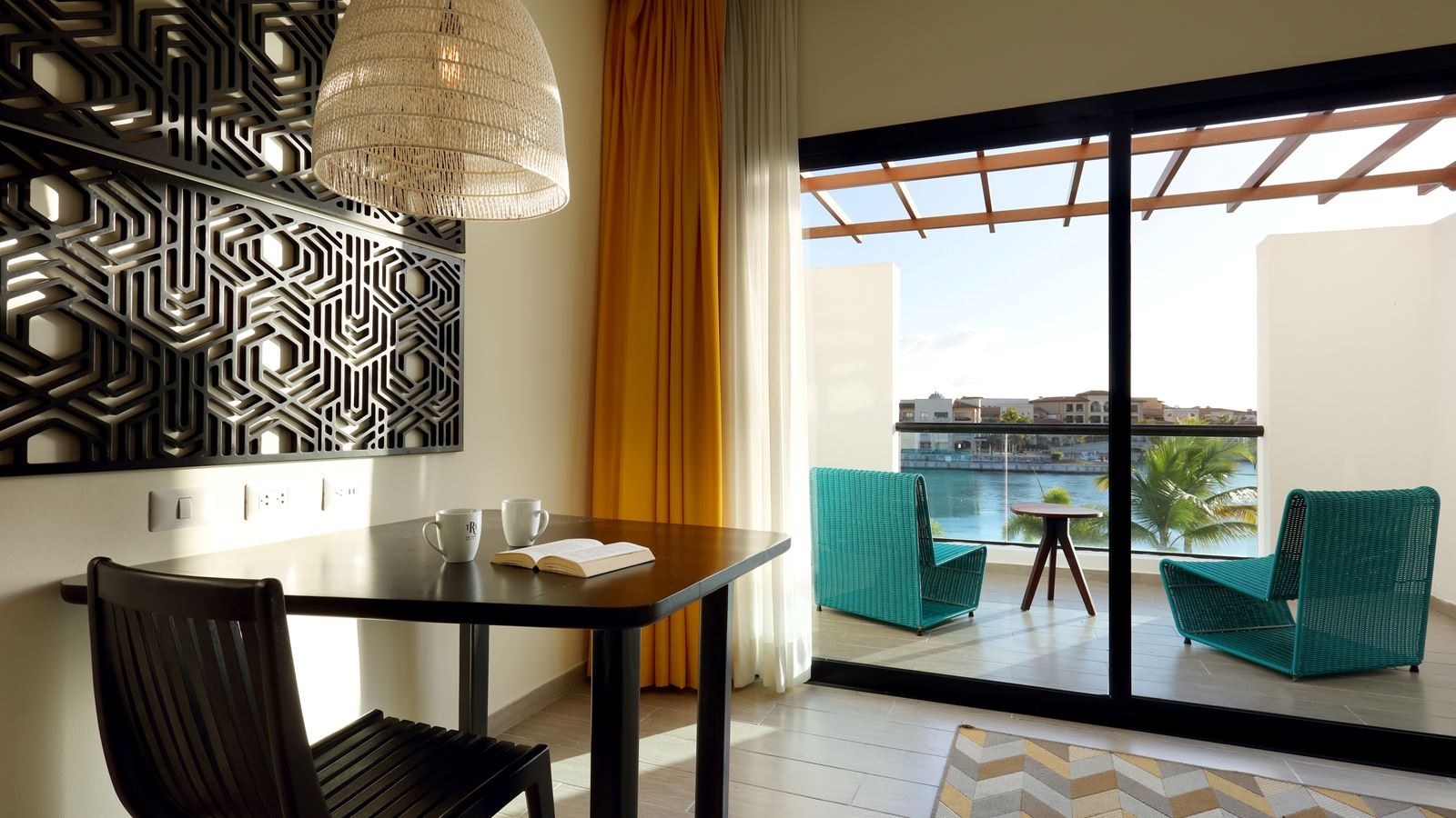 rooms-junior-suite-marina-view