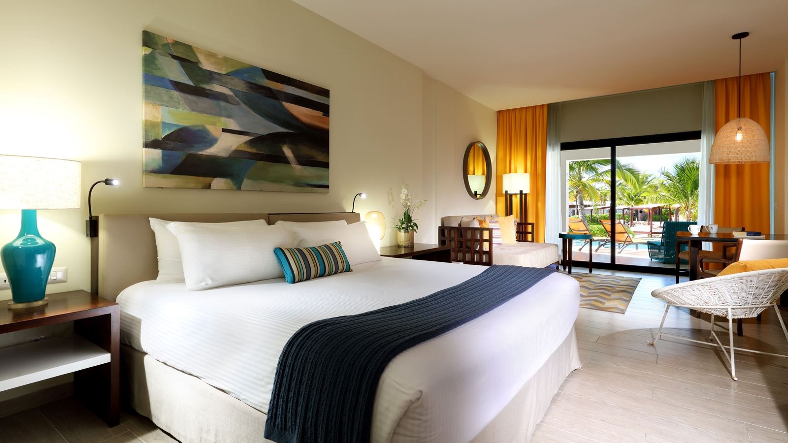 rooms-junior-suite-swim-up