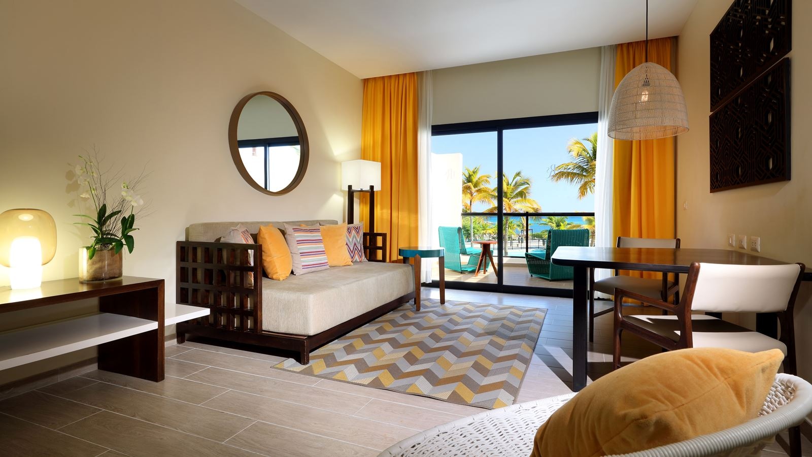 rooms-junior-suite-poolside-ocean-view