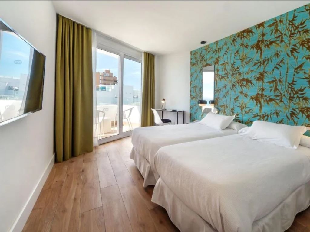 rooms-double-sea-side-view-balcony