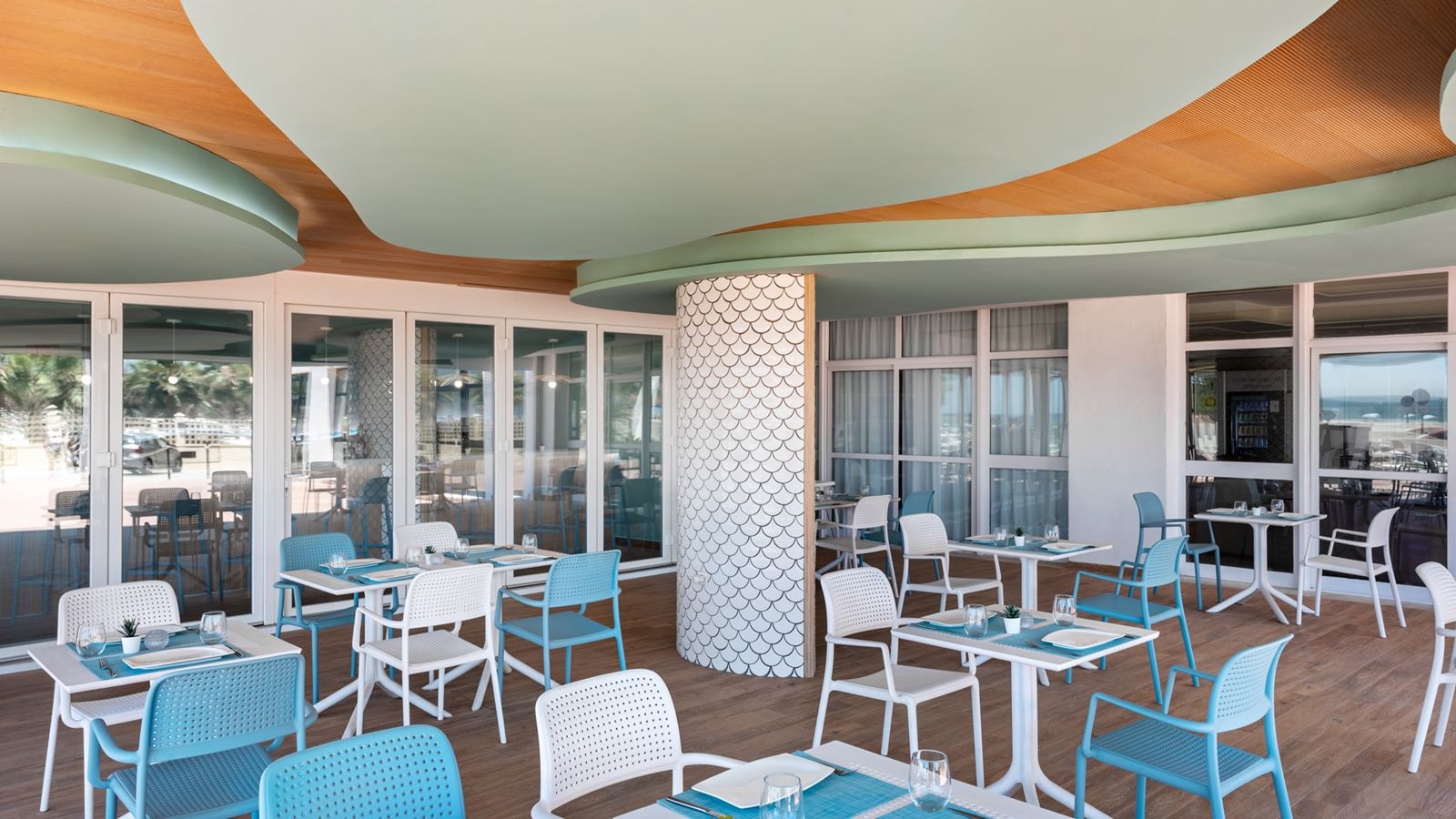 restaurants-restaurants