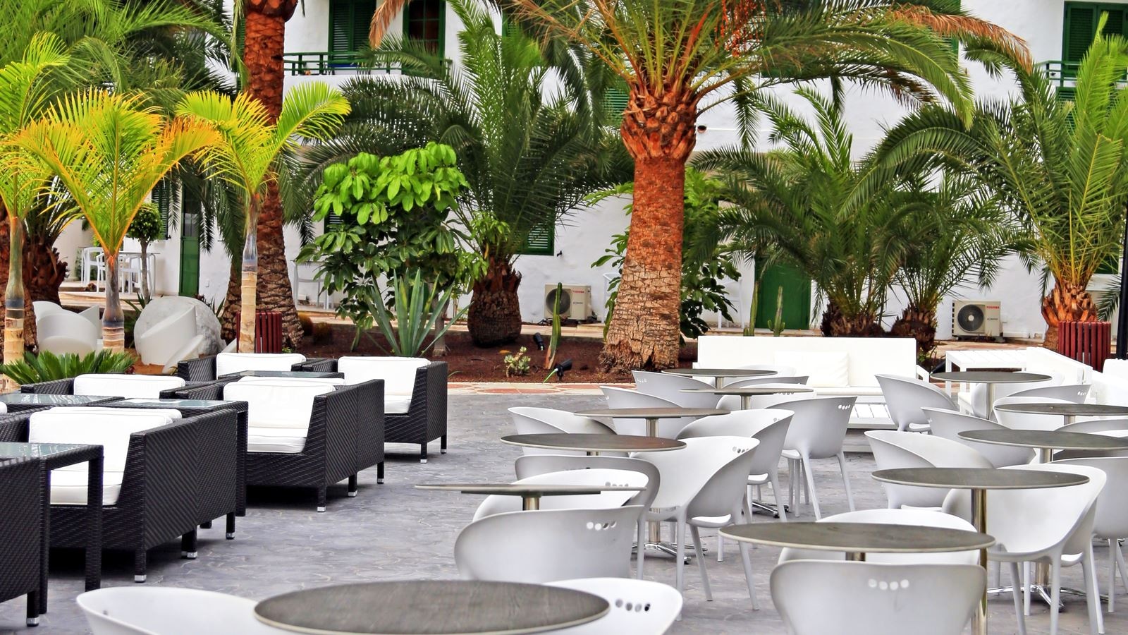 restaurants-beach-lounge