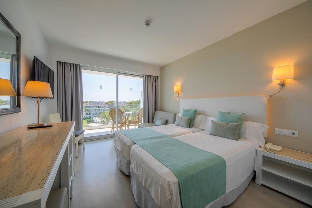 rooms-doble-superior-room-side-sea-view