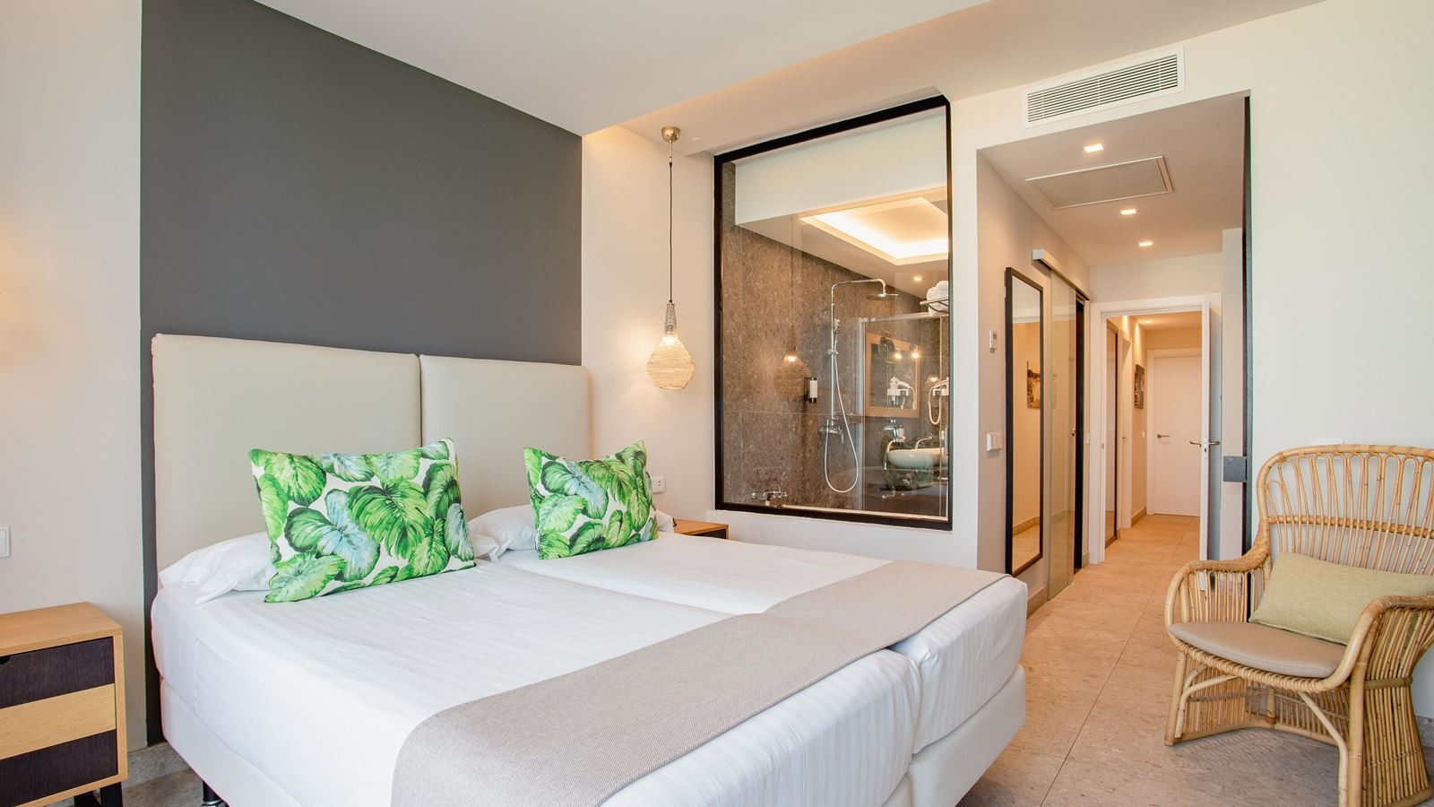 rooms-ocean-front-holiday-home-3-bedrooms-with-terrace