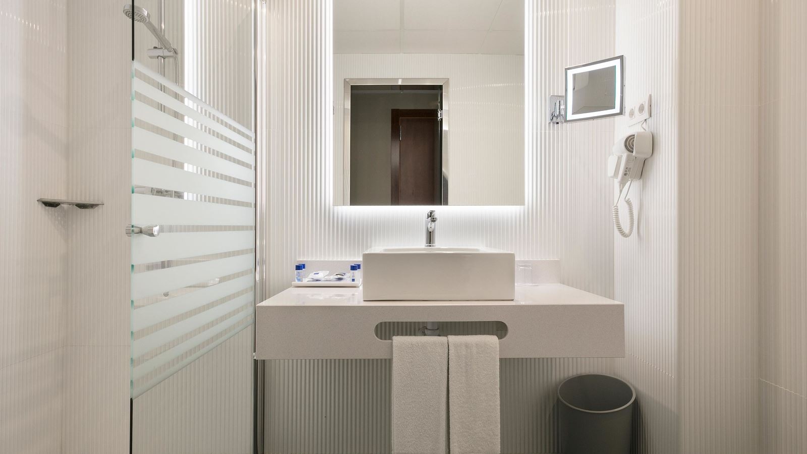 rooms-business-sea-view