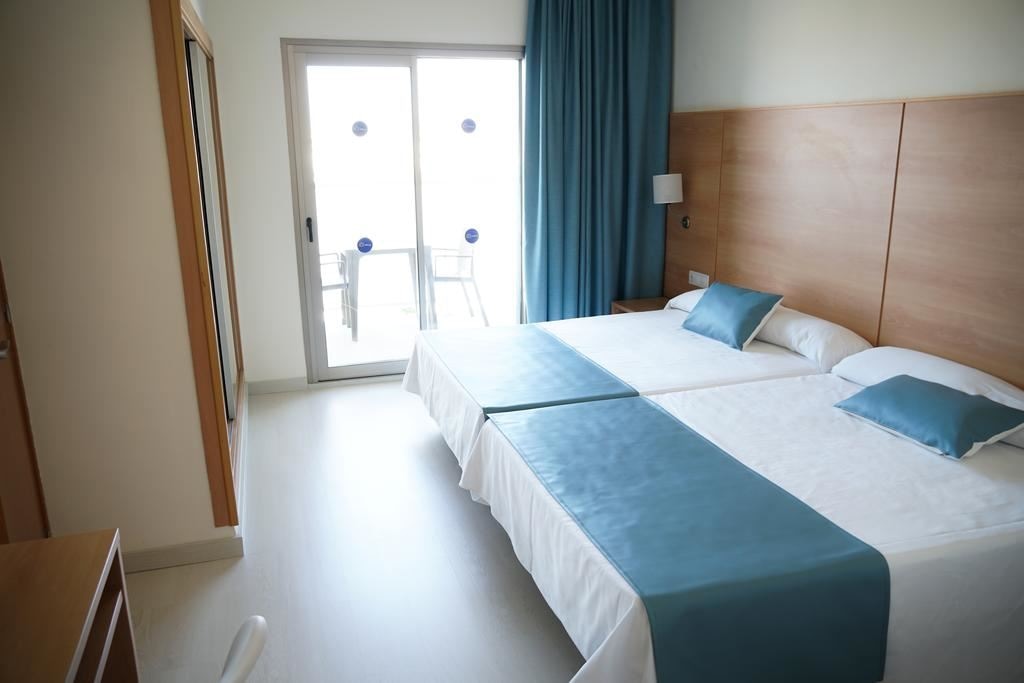 rooms-double-standard-room-balcony-or-terrace