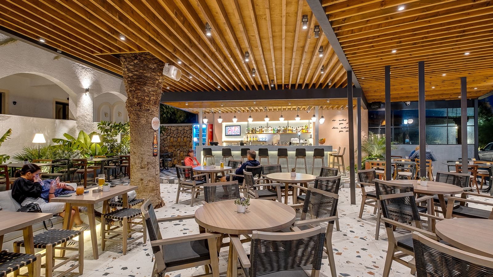 restaurants-restaurants