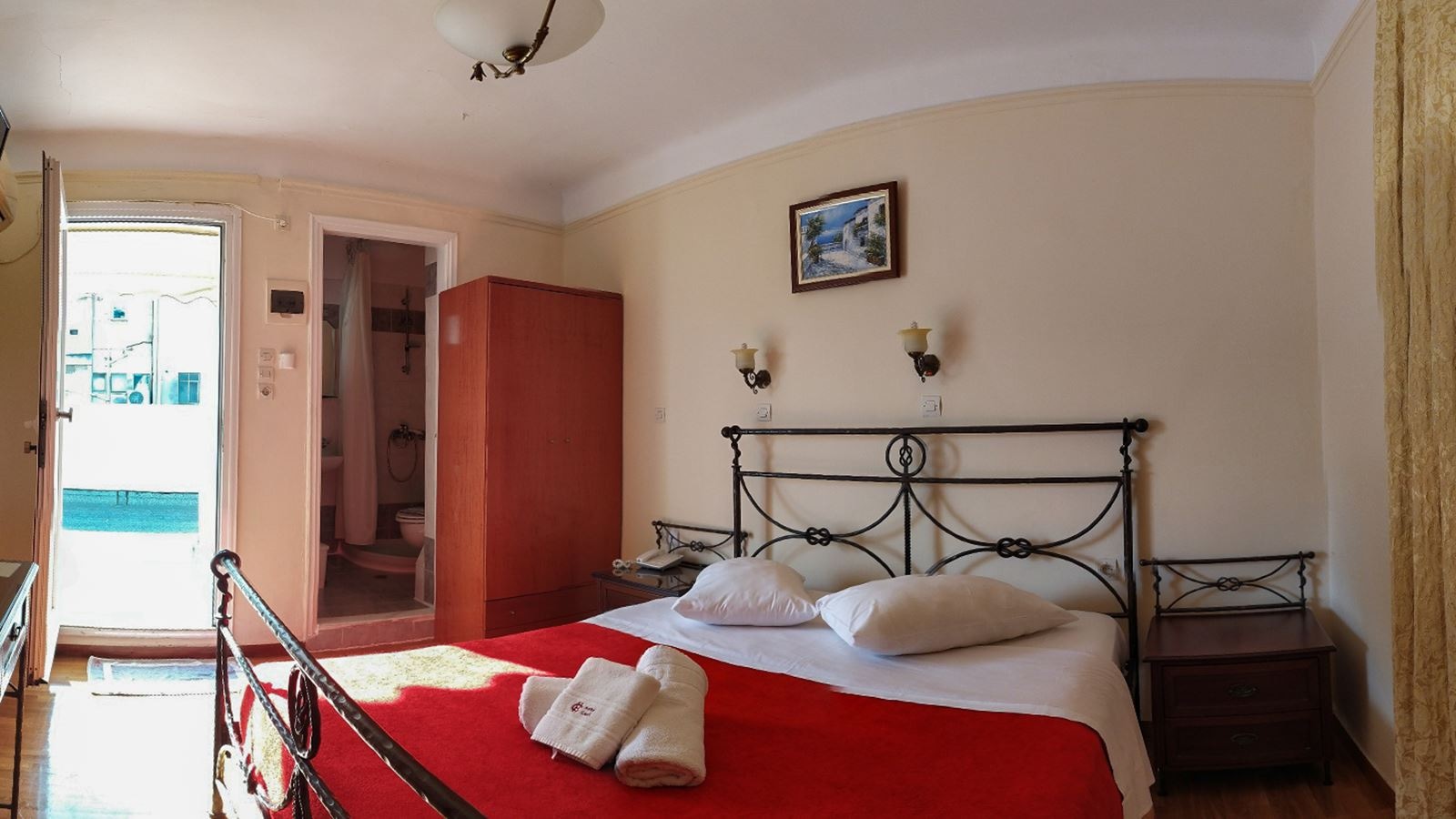 rooms-quadruple-three-beds