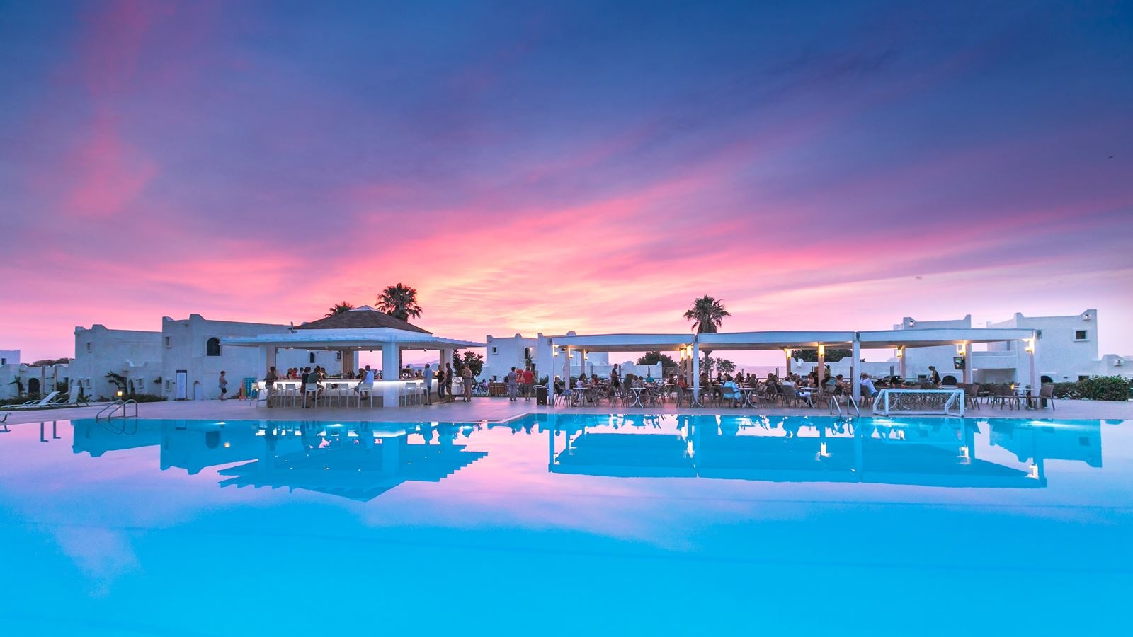 restaurants-zephyros-pool-bar