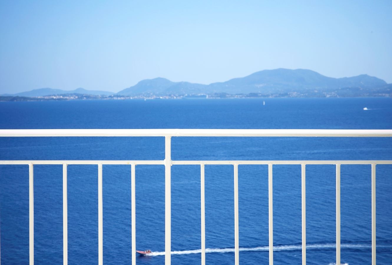 rooms-double-room-main-building--sea-view