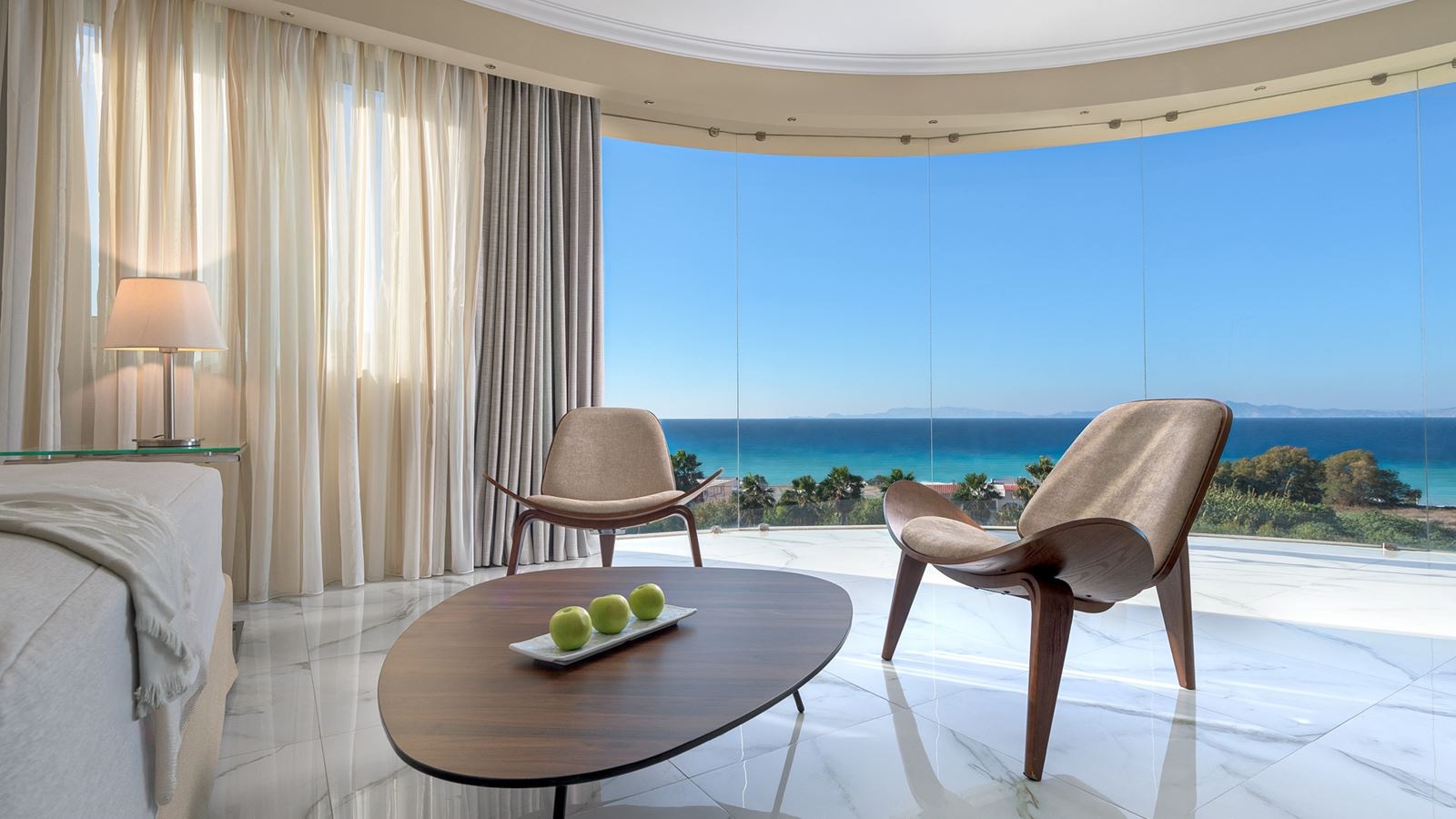 rooms-executive-suite-sea-view--signature-collection