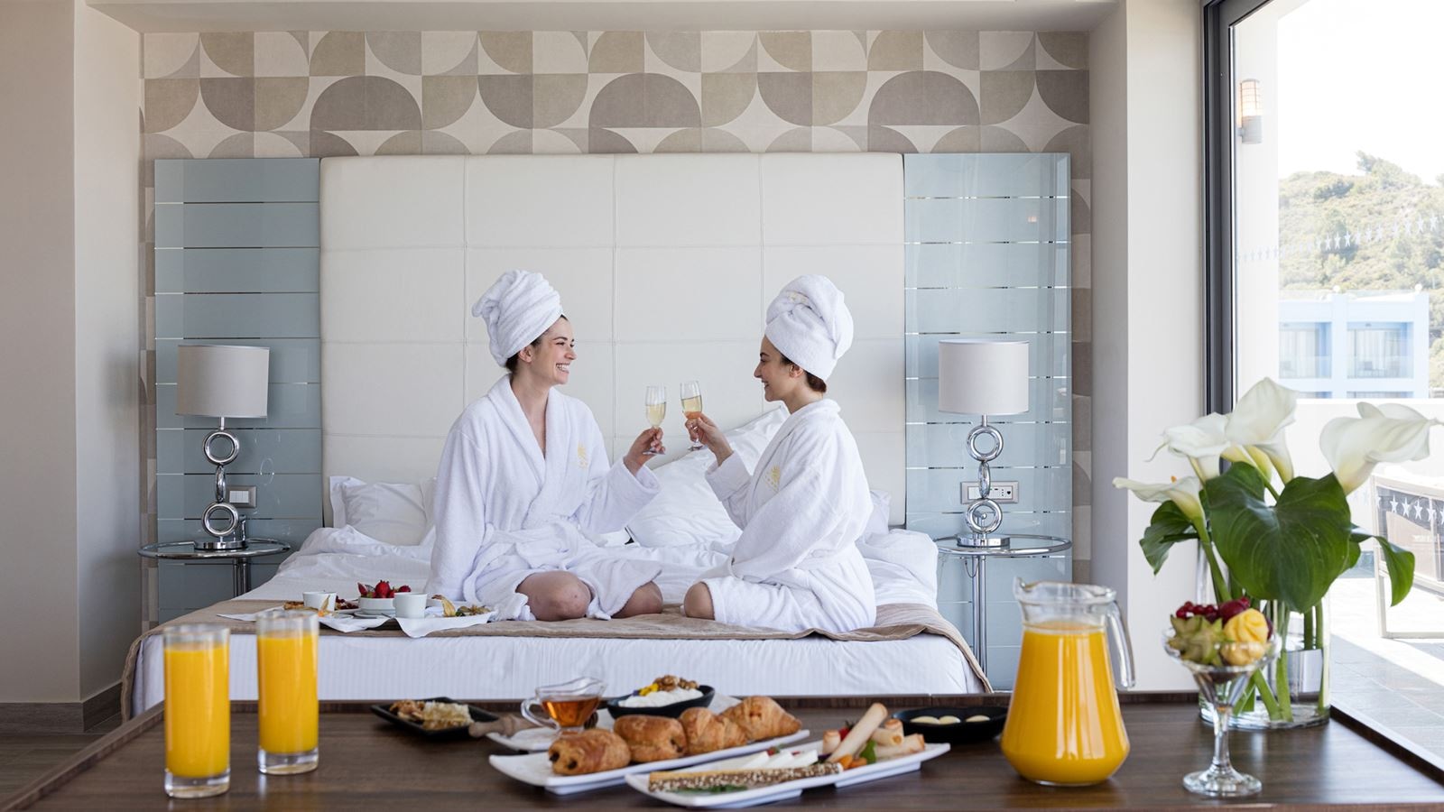 rooms-presidential-suite-sea-view-with-personal-pool-signature-collection