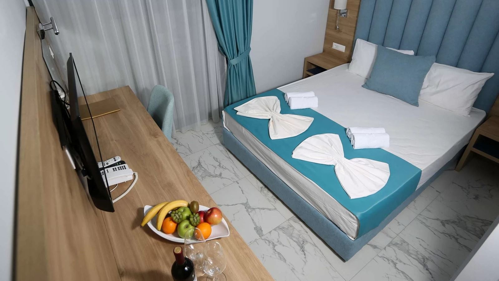 rooms-standard-room-hill--garden--sea-view