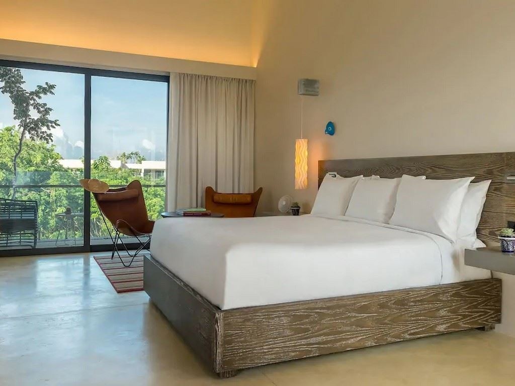 rooms-ada-andaz-suite