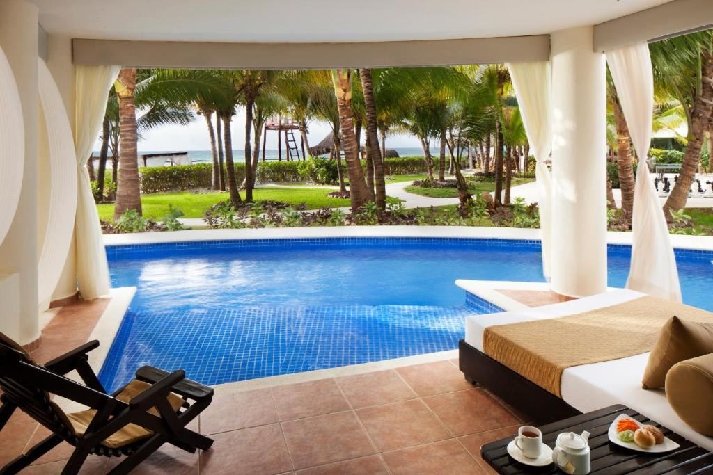 rooms-swim-up-suite
